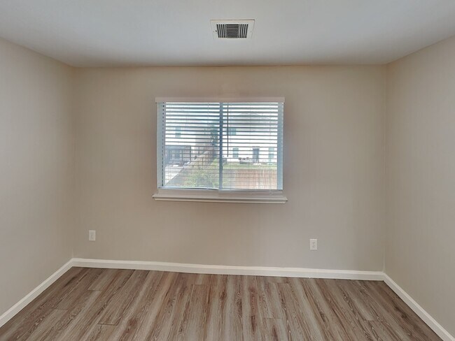 Building Photo - 12806 Boris Cove Trail