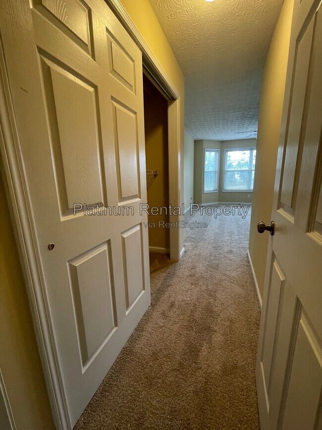 Building Photo - 810 Camelon Ct