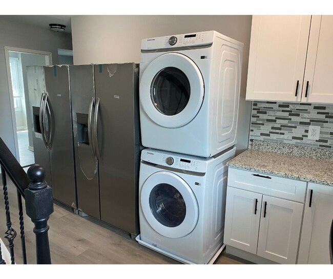 Building Photo - 2933 Presstman St