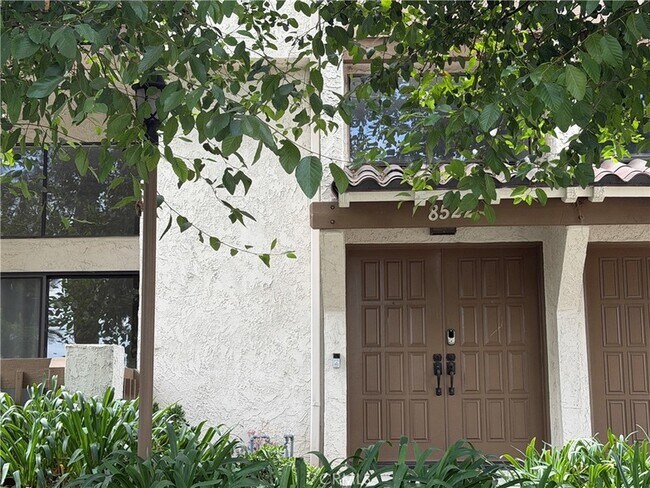 Building Photo - 8522 E Village Ln