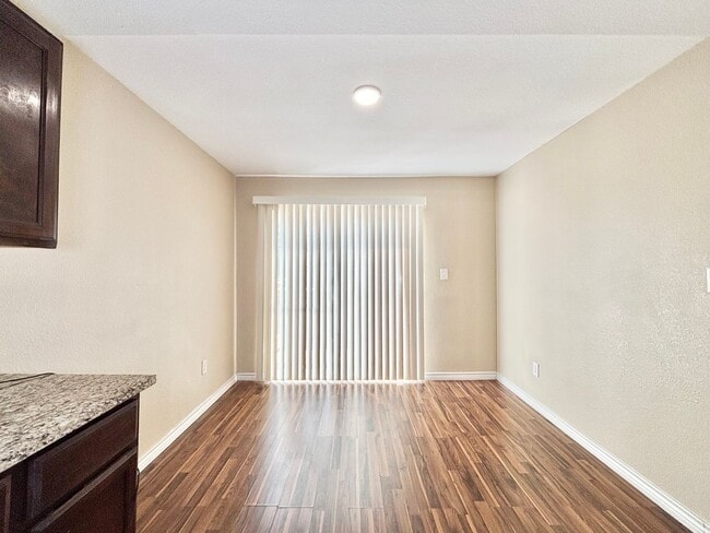 Building Photo - 1033 Rivas St