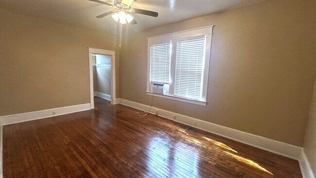 Building Photo - PARK117