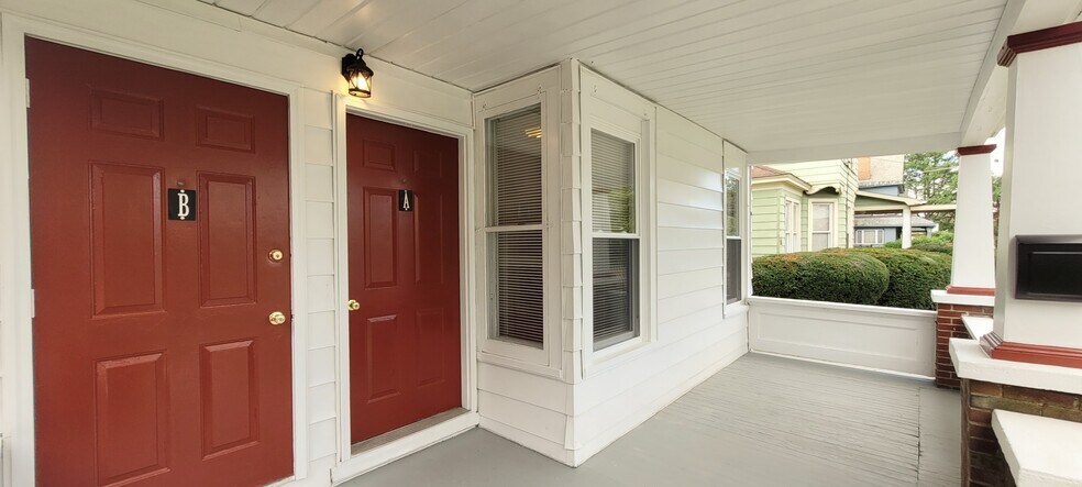 533 W. Water St. Front Porch - 533 W Water St