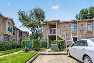 Building Photo - 1311 Antoine Dr