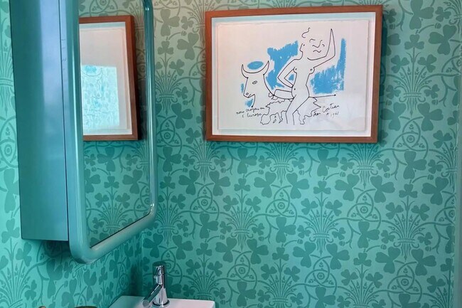 Building Photo - Stunning modern classic home. Gustavo Lopez AMSI