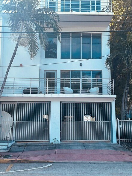 Building Photo - 900 4th St