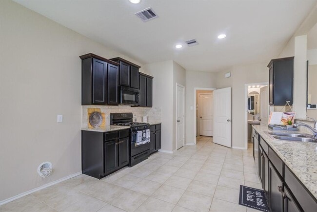 Building Photo - 6879 Dogwood Cliff Ln