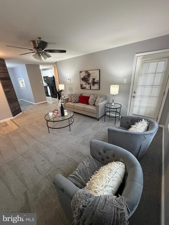 Building Photo - 102 Stonehurst Ct