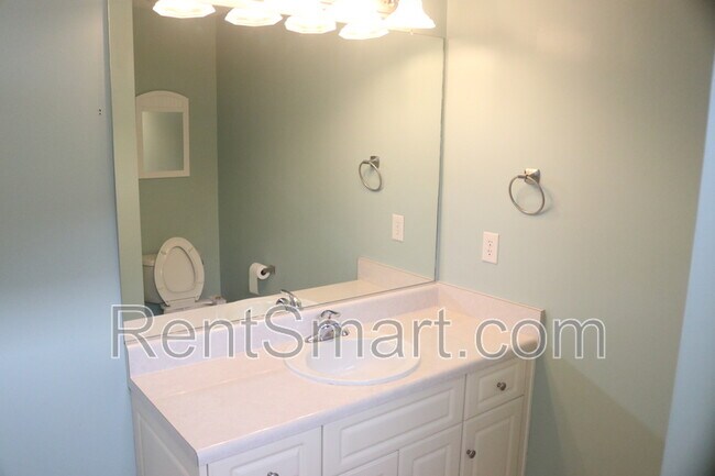 Building Photo - 624 Dunloe Cir