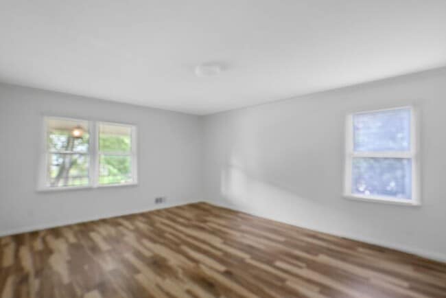 Building Photo - 110 Hayfield Way
