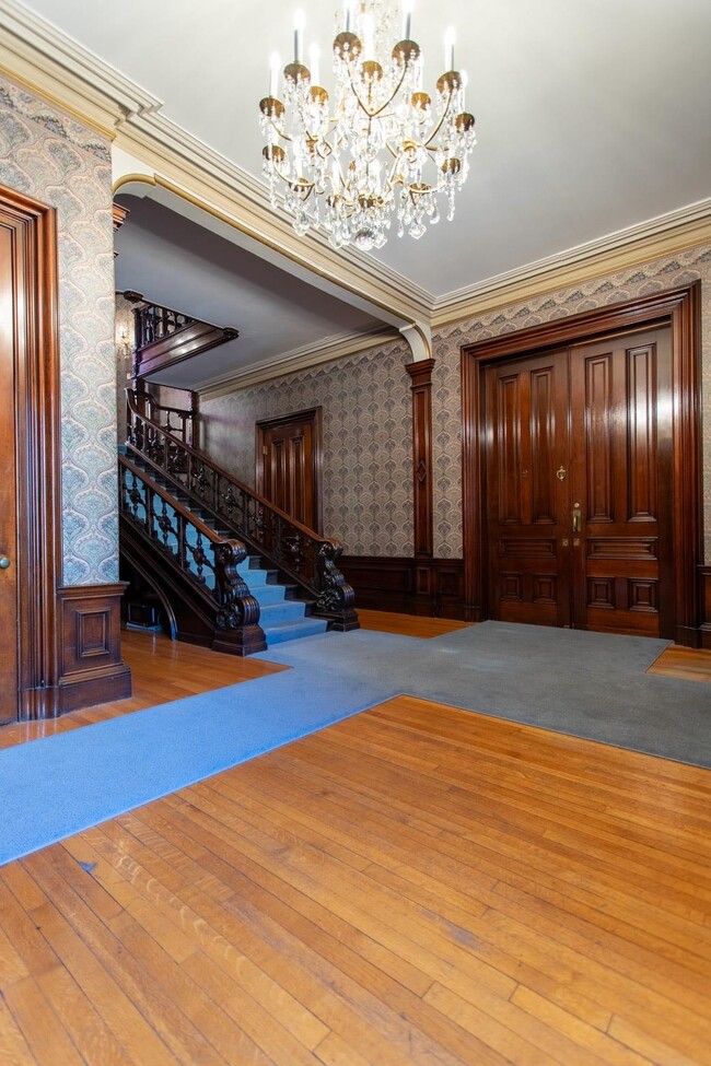 Building Photo - 241 Middle Street