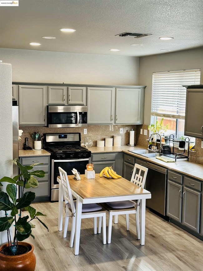 Building Photo - 4519 Twin Creeks Ct