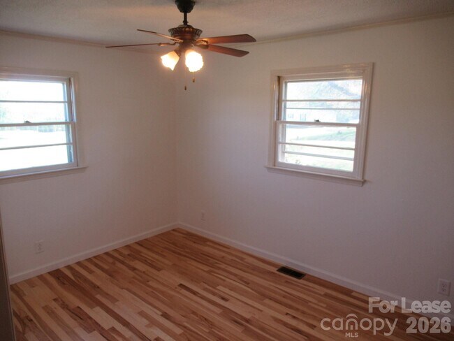 Building Photo - 1330 Davis Rd