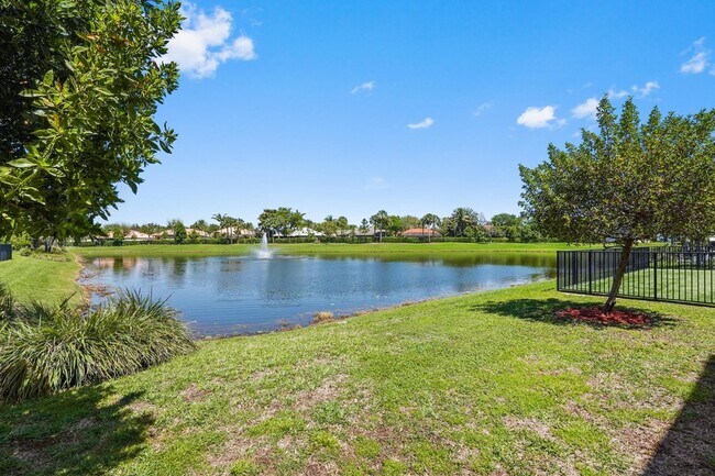 Building Photo - 1826 Lake Cove Dr