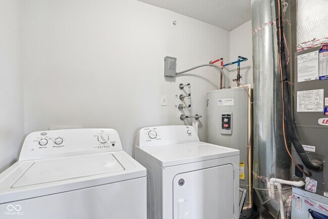 Building Photo - 12035 Zircon Ln