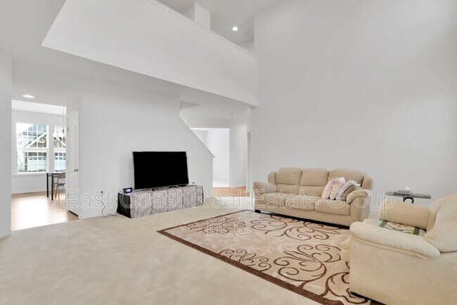 Building Photo - 204 Station Terrace W