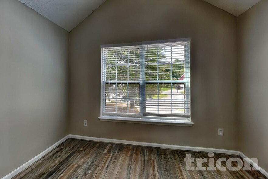 Building Photo - 904 Ambeau Cir