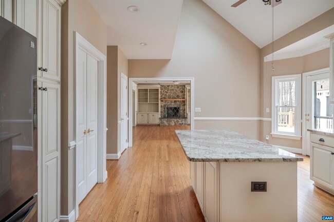 Building Photo - 3125 Beau Mont Farm Rd