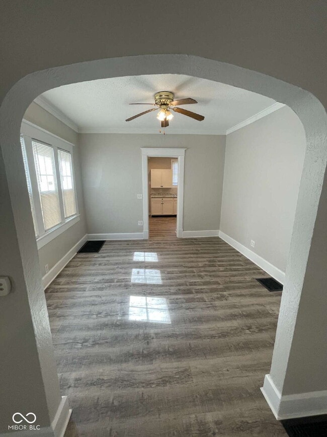 Building Photo - 324 N Linwood Ave