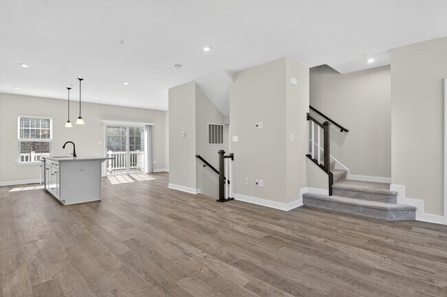 Building Photo - 19753 Grn Vlg Dr