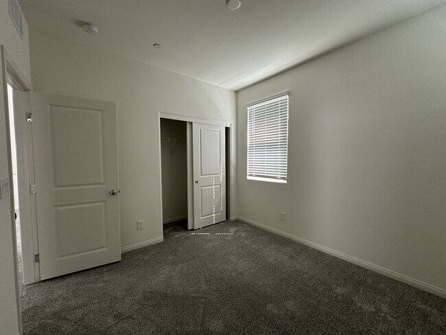Building Photo - 11836 Black Canary Ave