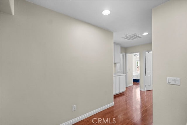 Building Photo - 18 Moonstone