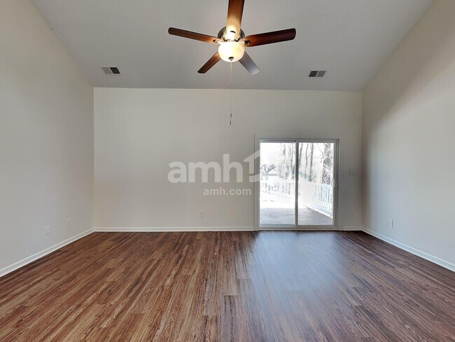 Building Photo - 4415 Hounds Run Dr
