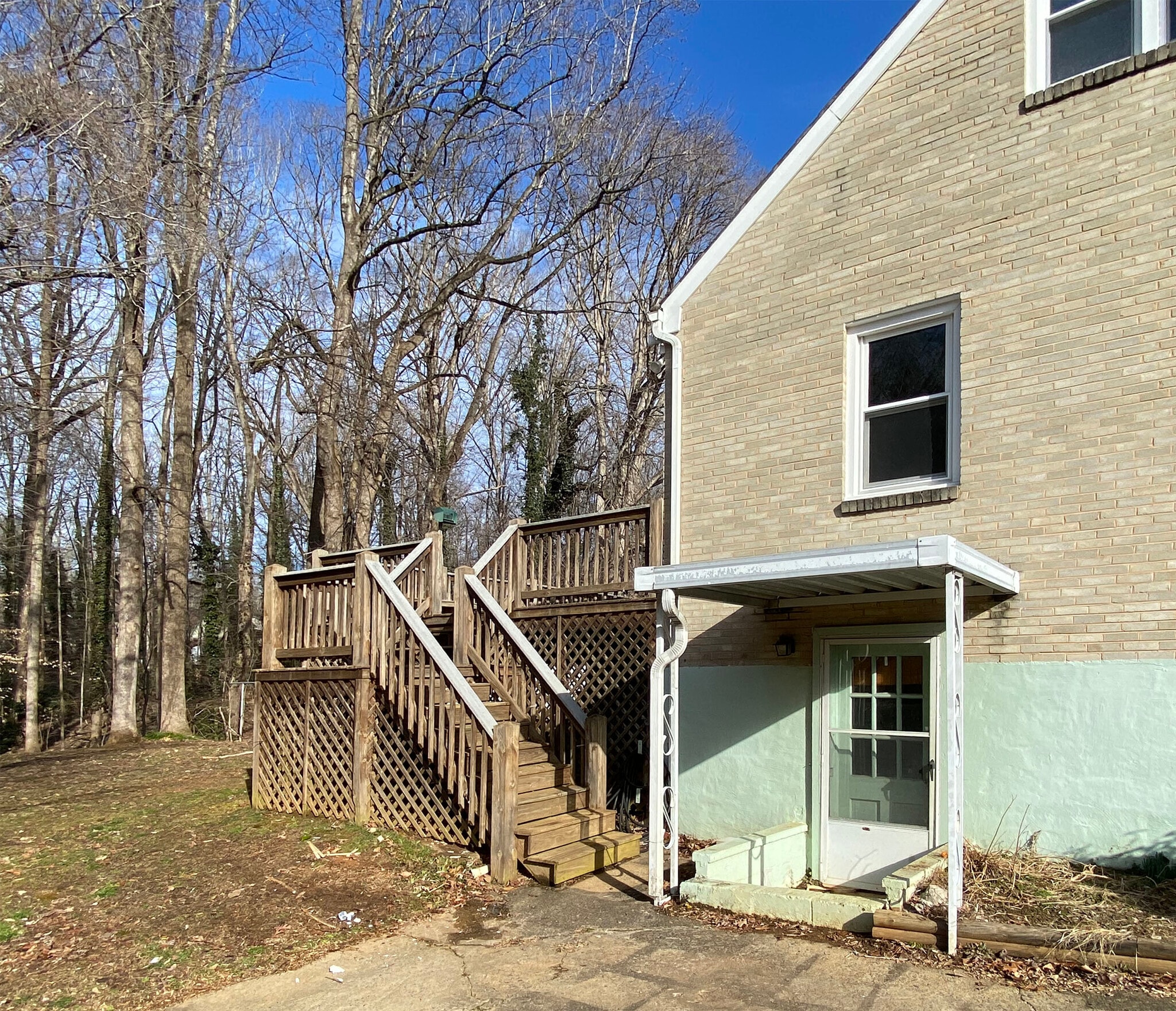 deck and basement door - 113 Azalea Dr