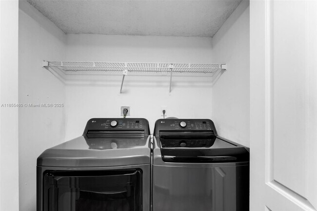 Building Photo - 14260 SW 57th Ln