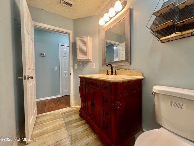 Building Photo - 8971 Rockpond Meadows Dr