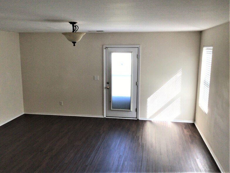 Building Photo - 3906 SE Jack Pine Ct