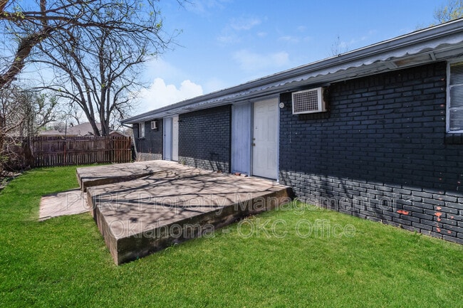Building Photo - 3906 S Hudson Ave