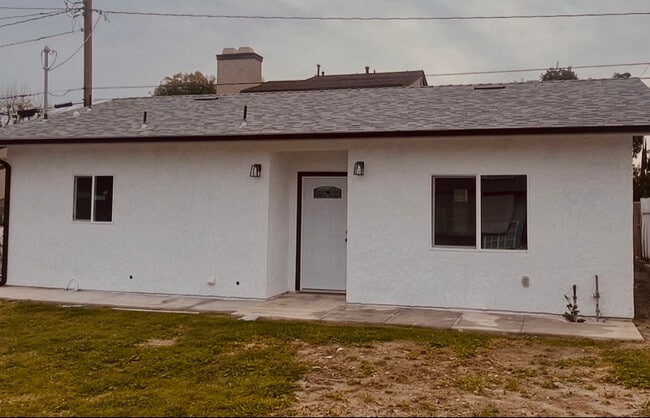 Building Photo - 9266 Ramona Ave