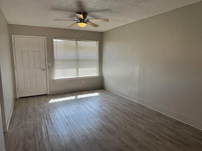 Building Photo - 13340 Horizon Blvd