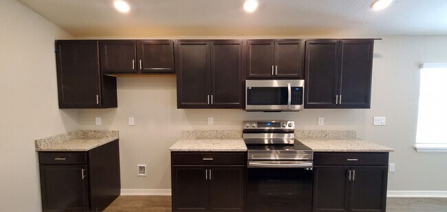 Building Photo - Like NEW!!! 4-Bedroom, 2-Bathroom in Villa...
