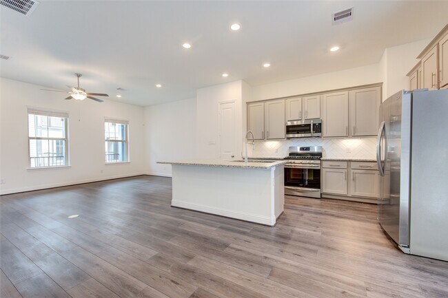Building Photo - 1417 Adell Rose Ln