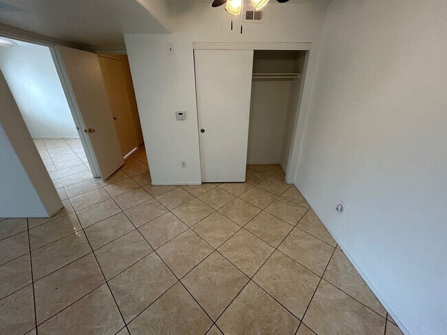 Building Photo - BRIGHT 1 BD & 1 FB CONDO IN SOUTHWEST LAS VEGAS