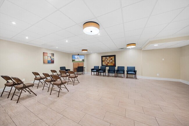 Building Photo - 5300 Columbia Pike