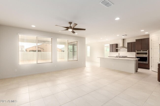 Building Photo - 8757 W Rancho Dr