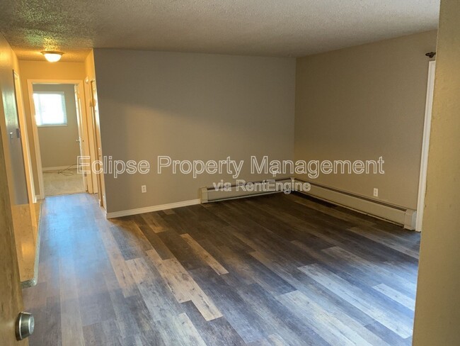Building Photo - 512 Bell Ct