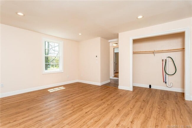 Building Photo - 502 Stearns St