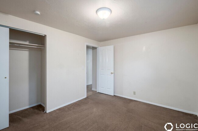 Building Photo - 3377 S 2410 E