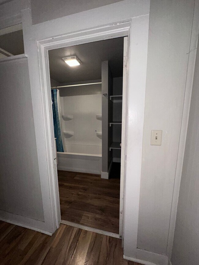 Building Photo - 629/631 Park Avenue