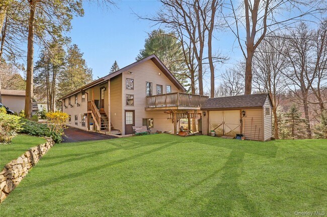 Building Photo - 16 Faraway Rd