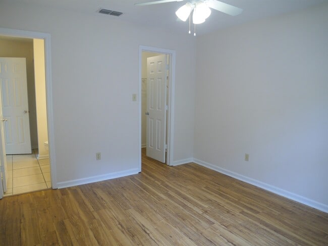 Building Photo - 428 Richview Park Cir W