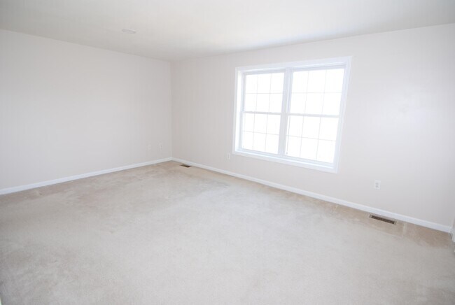 Building Photo - 31 Overlook Cir