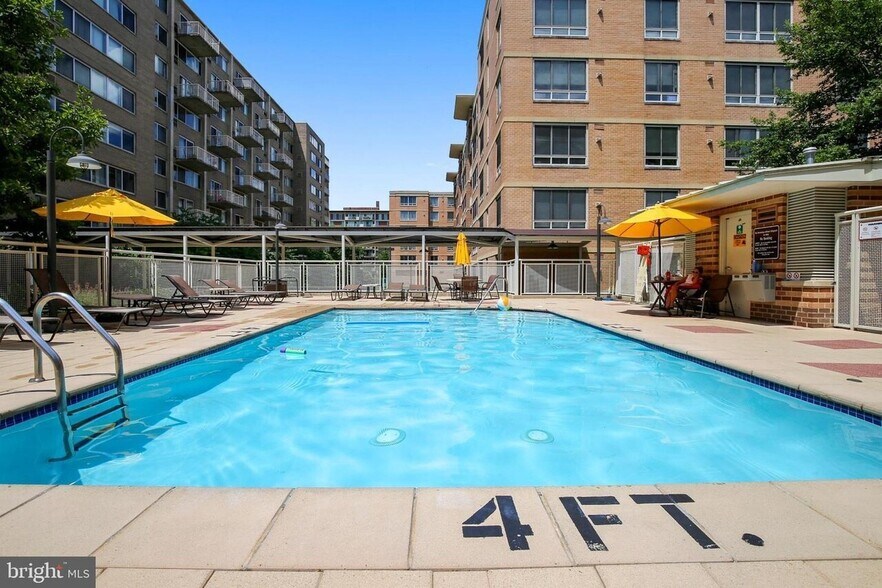 Building Photo - 350 G St SW