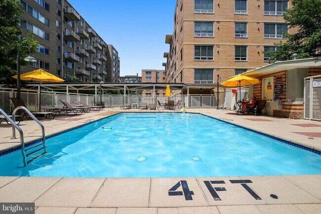 Building Photo - 350 G St SW