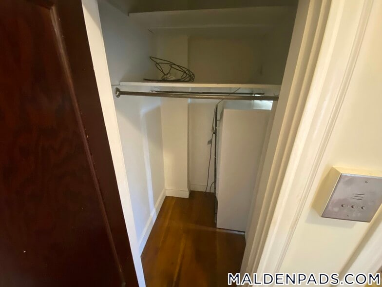 Building Photo - 17-19-19 Washington St S