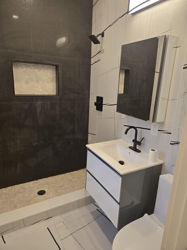 Building Photo - 232 Van Horne St